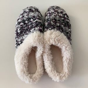 Faux fur slippers